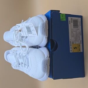 Women's Running Shoes